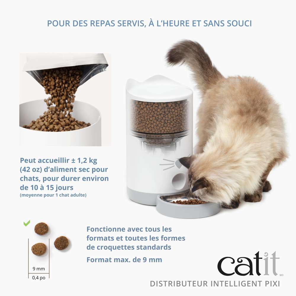 Réservoir Catit Pixi Smart contenant 1,2 kg de croquettes, chat mangeant avec formats jusqu'à 9 mm compatibles.