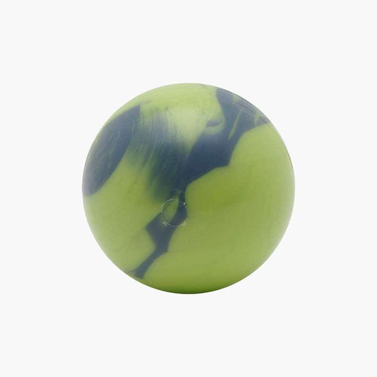 Emballage de la marque Catit Design contenant une balle activée par le mouvement, de couleur jaune-vert.